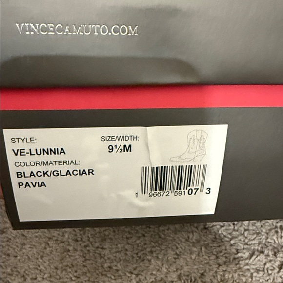 Vince Camuto Black and Red Box new w/out tags . price is negotiable ❤️🎉 - Picture 1 of 5